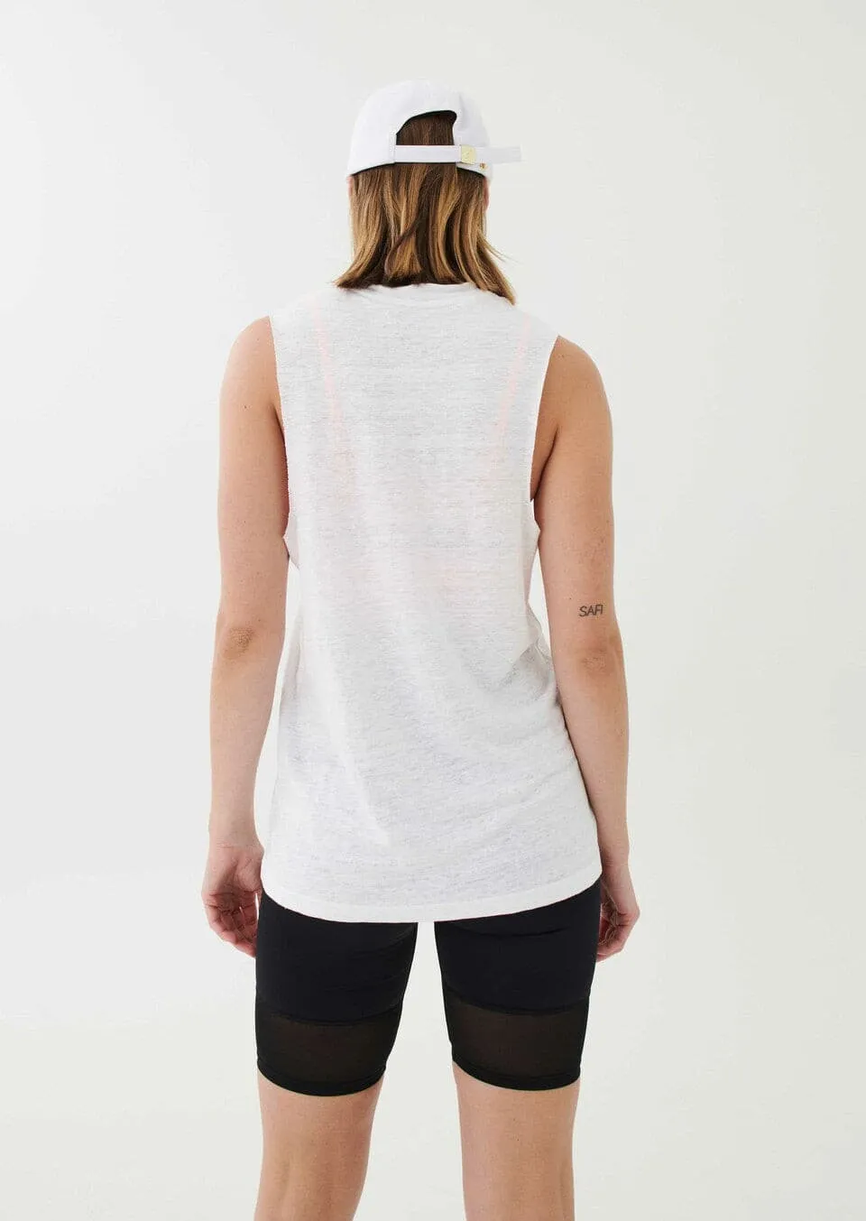 BASE JUMP TANK IN WHITE