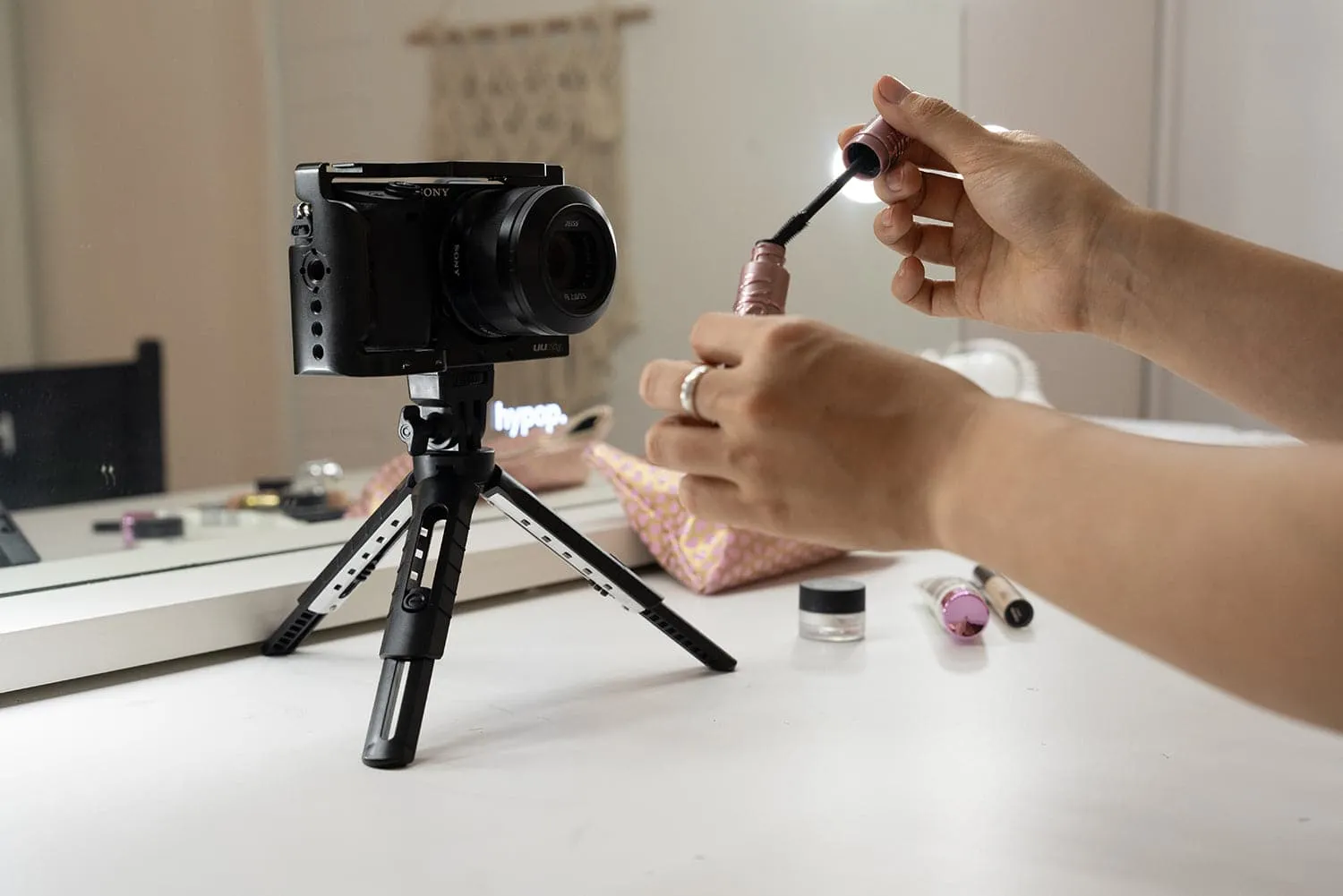 Mini Tabletop Desk Tripod Stand for Flash Lighting and Cameras